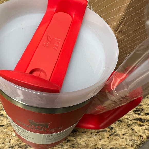 Stanley 40oz New Red Kitty tumbler - Picture 3 of 9